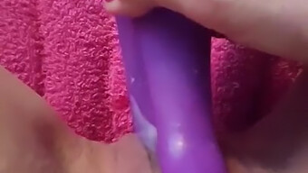 Ragazza Europea Si Masturba Con Un Vibratore Per Il Tuo Divertimento